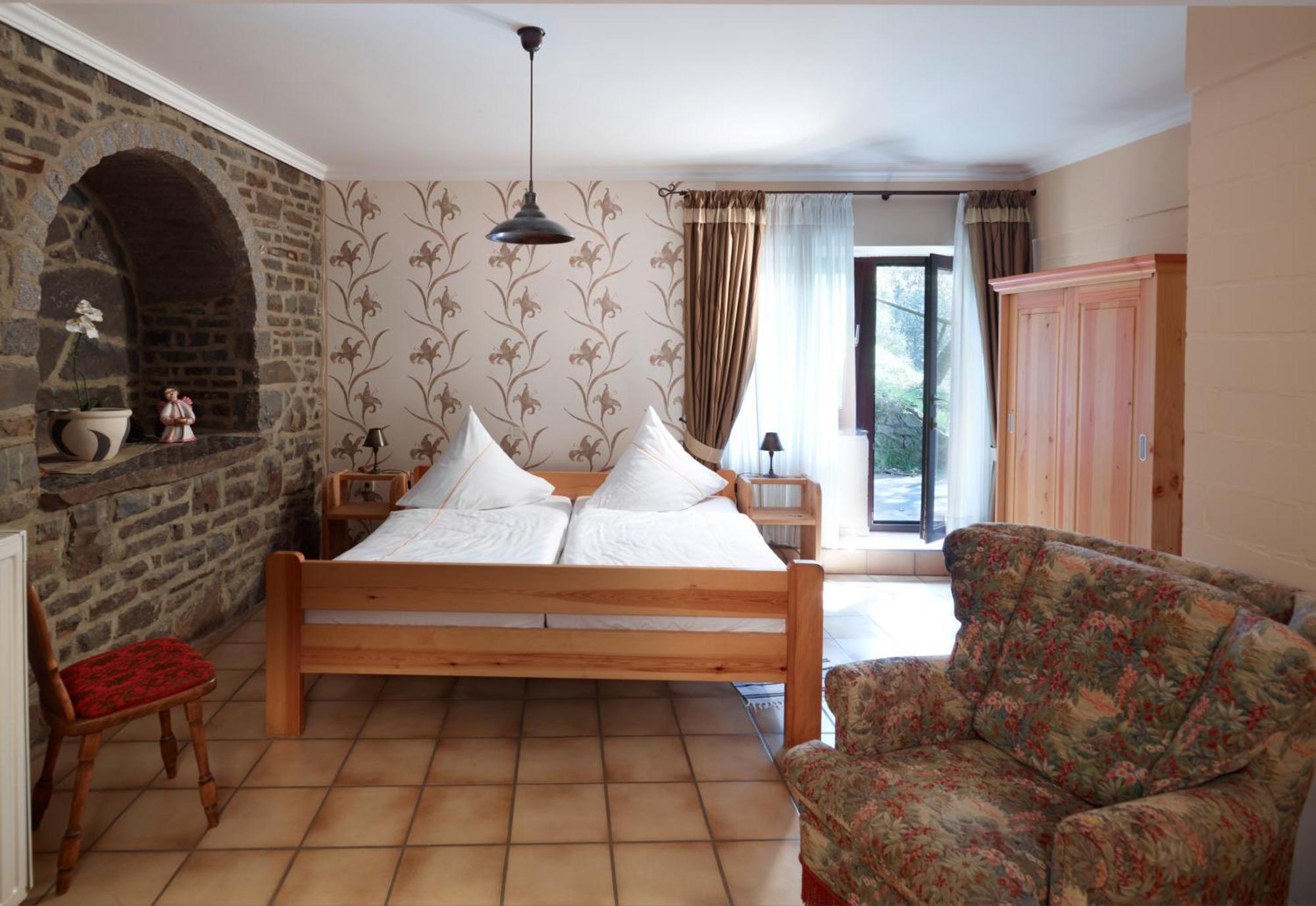 Hotel Haus Kylltal Zendscheid Eksteriør billede
